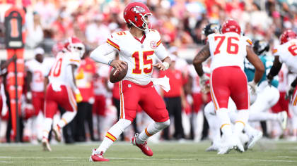 Kansas City Chiefs huvudspelare skadades och lämnade planen i den första försäsongsmatchen